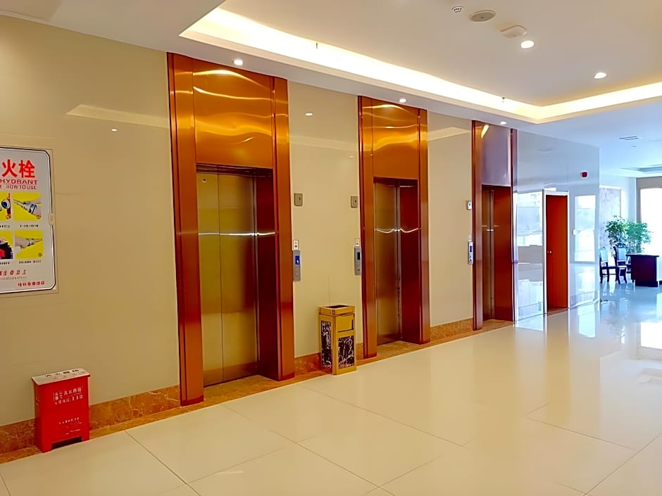 GreenTree Inn Fuyang Technician College