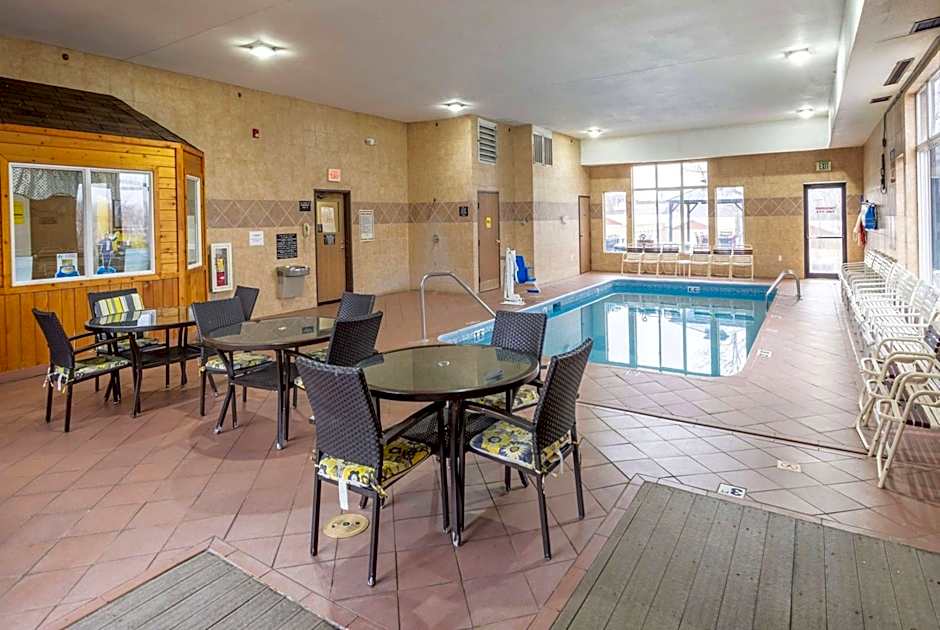 Super 8 by Wyndham Big Rapids