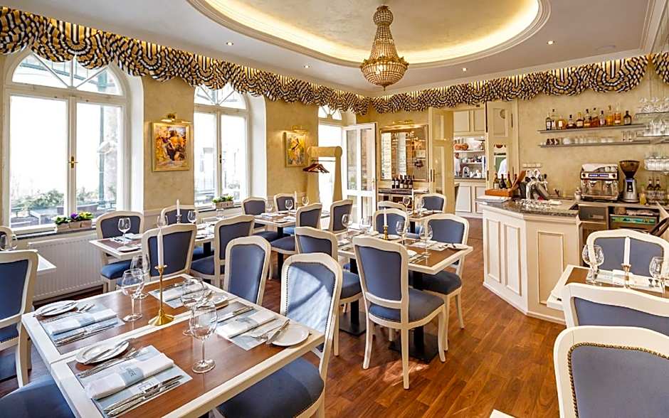 Villa Basileia Riverside