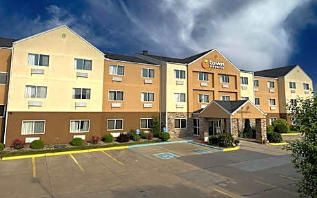 Comfort Inn & Suites Coralville - Iowa City near Iowa River Landing