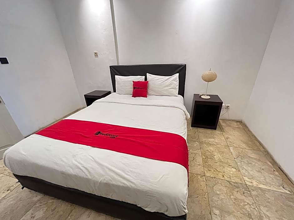 RedDoorz near Kantor Walikota Manado