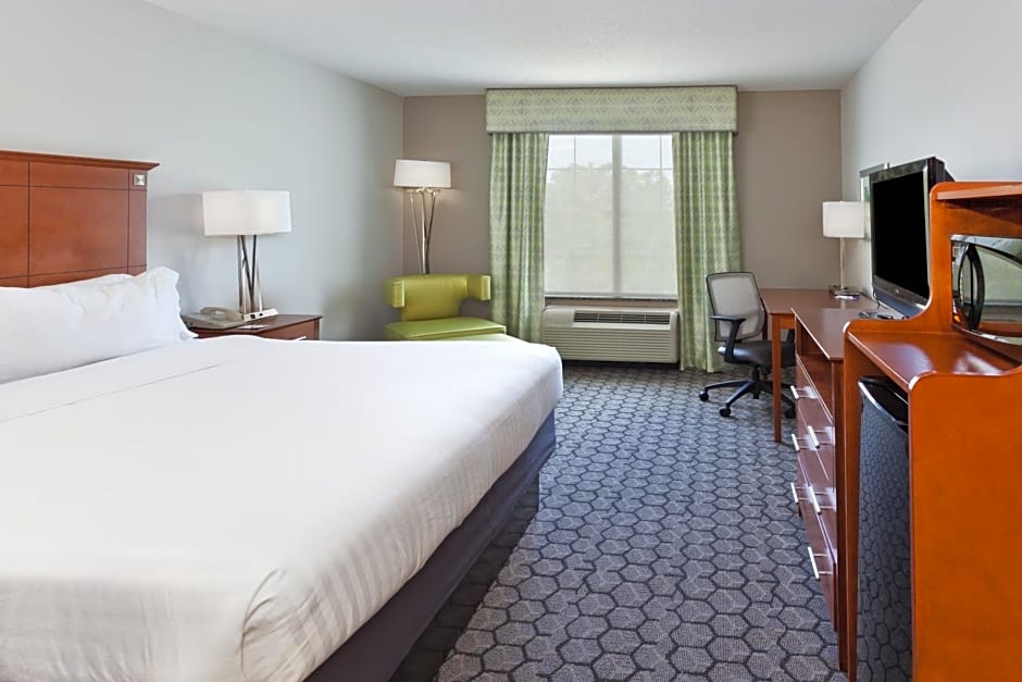 Holiday Inn Express Phenix City-Fort Benning, an IHG Hotel