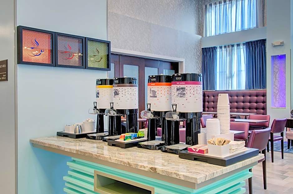 Hampton Inn & Suites Boston/Stoughton