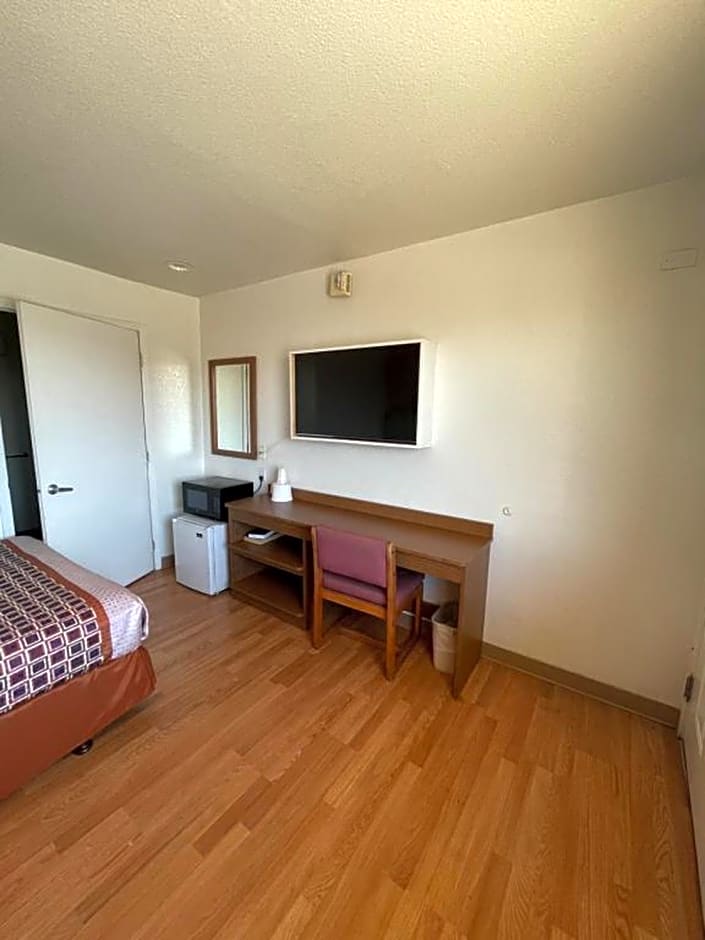 Econo Lodge Yakima – Yakima, WA