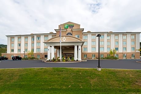 Holiday Inn Express and Suites Dickson City, an IHG Hotel
