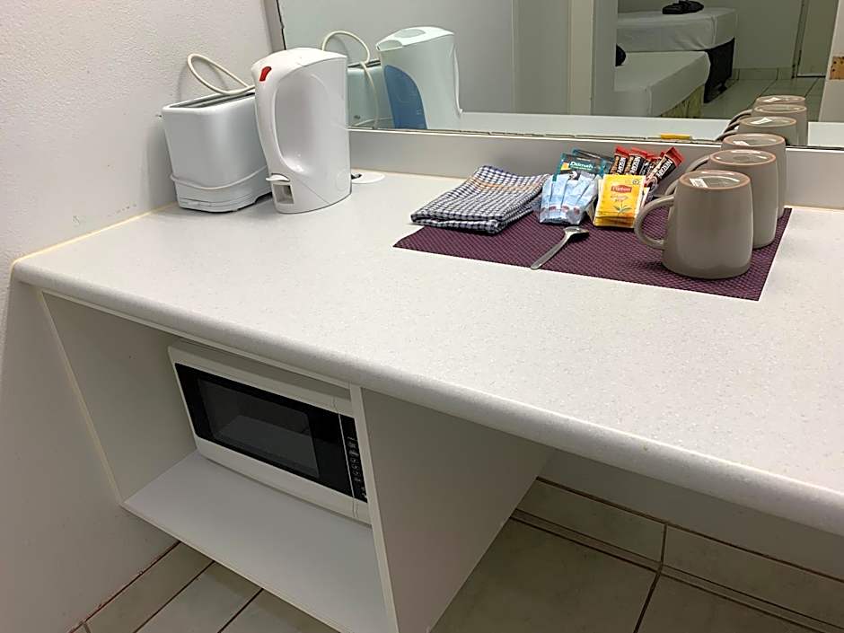 The Stuart Hotel-Motel