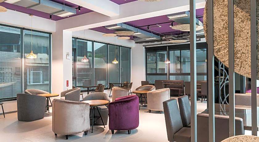 HIGH CLOUD INTERNATIONAL BUSINESS HOTEL