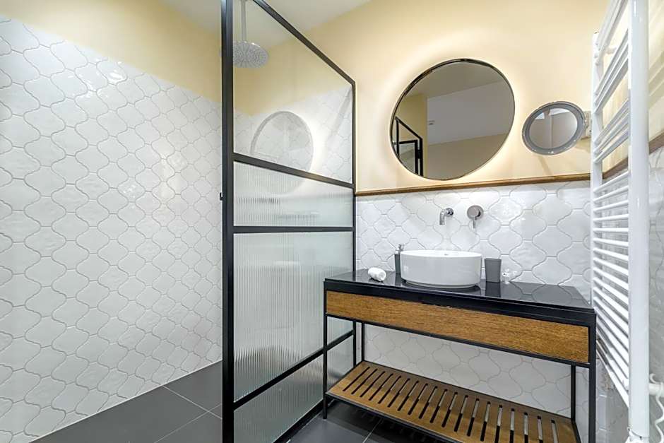 Budapest Eye- Boutique Suites, by BQA