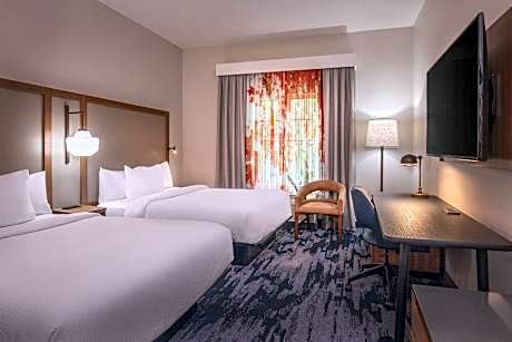 Queen Room with Two Queen Beds - Hearing Accessible