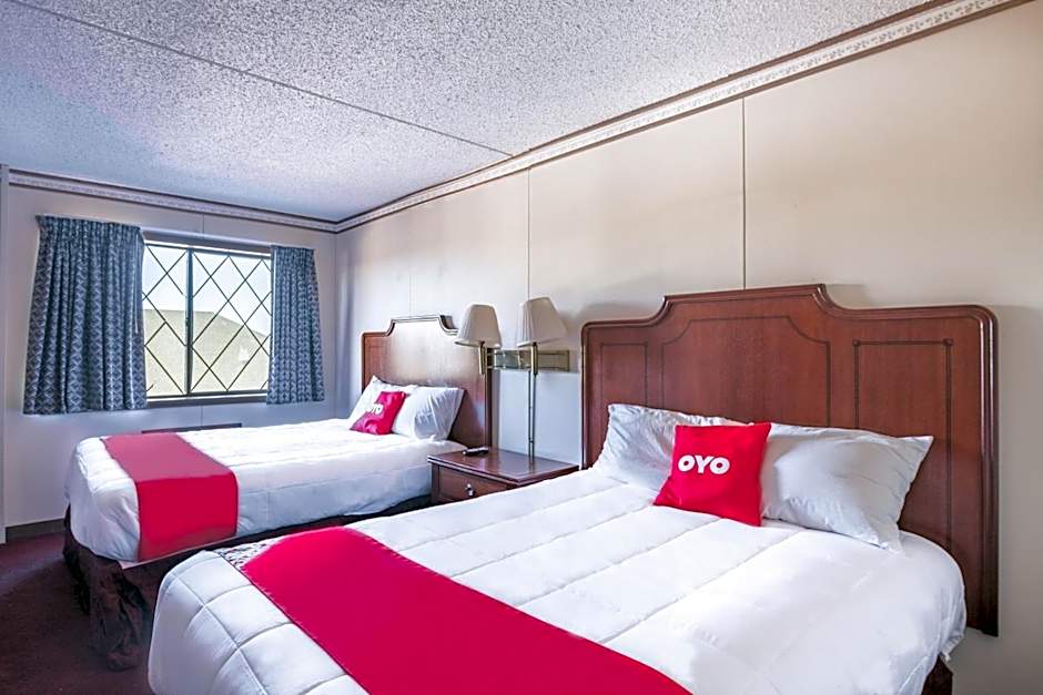 OYO Hotel Windmill Branson