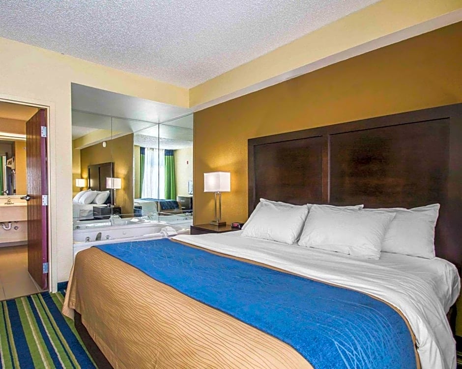 Comfort Inn & Suites Lantana - West Palm Beach South