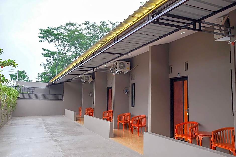 RedDoorz Syariah near Exit Tol Pemalang Comal 2