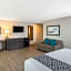 La Quinta Inn & Suites by Wyndham Las Vegas Nellis