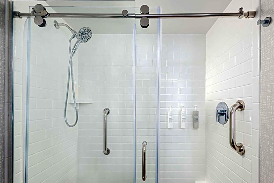 Hampton Inn By Hilton & Suites Cleveland-Beachwood