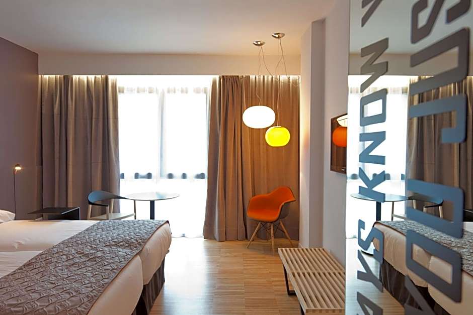 Alexandra Barcelona Hotel, Curio Collection by Hilton
