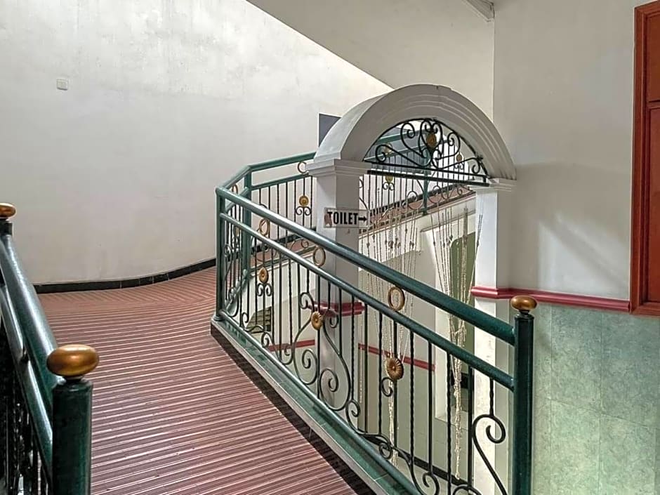 RedDoorz Syariah @ Karang Pilang