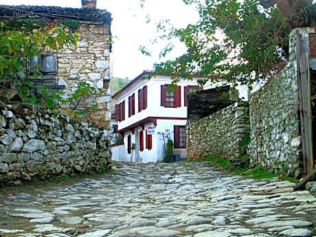 Kirkinca Houses
