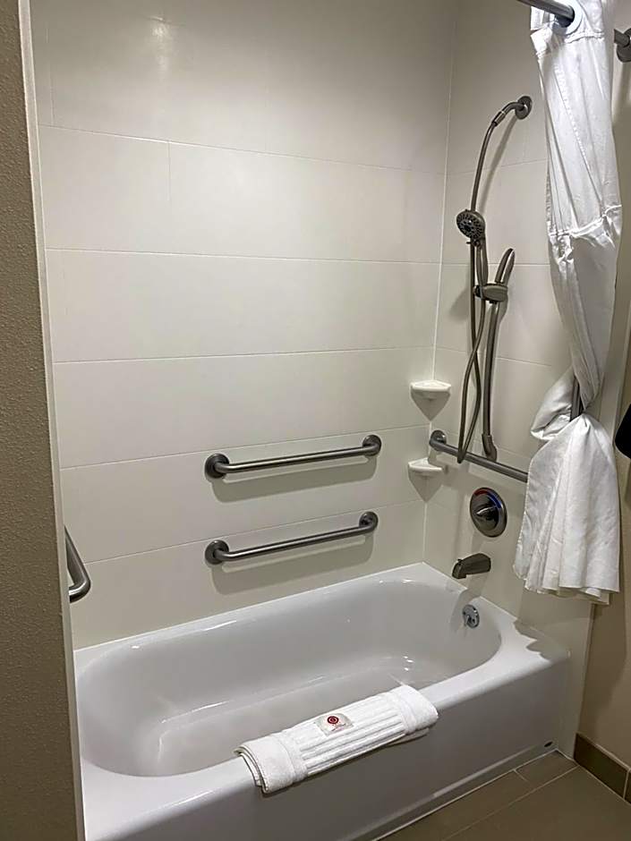 Comfort Suites West Omaha
