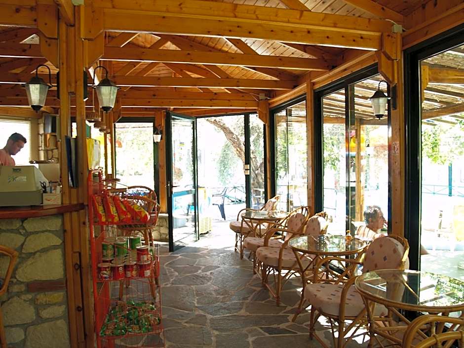 Kastro Studios Apartments
