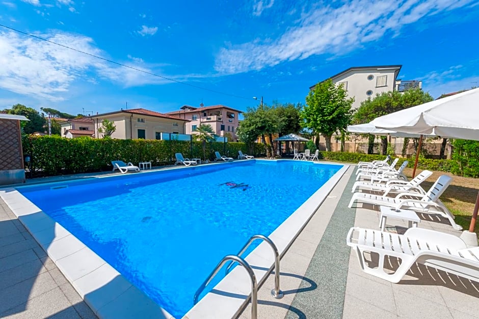 Hotel Apuana
