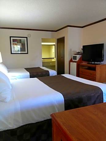 Accessible - 2 Queen Mobility Accessible Bathtub Non-Smoking Continental Breakfast