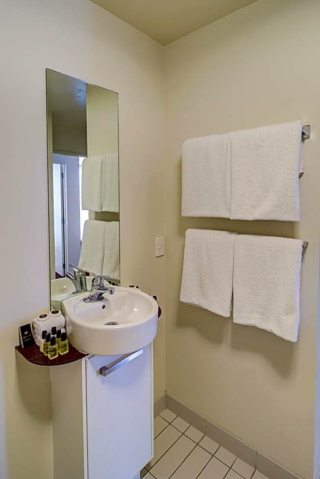 The Quadrant Hotel & Suites