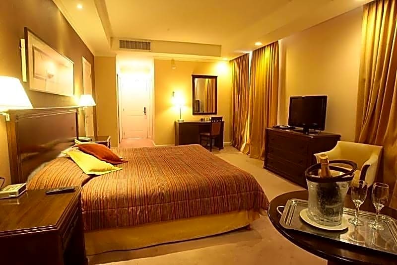 Howard Johnson Sierras Hotel and Casino