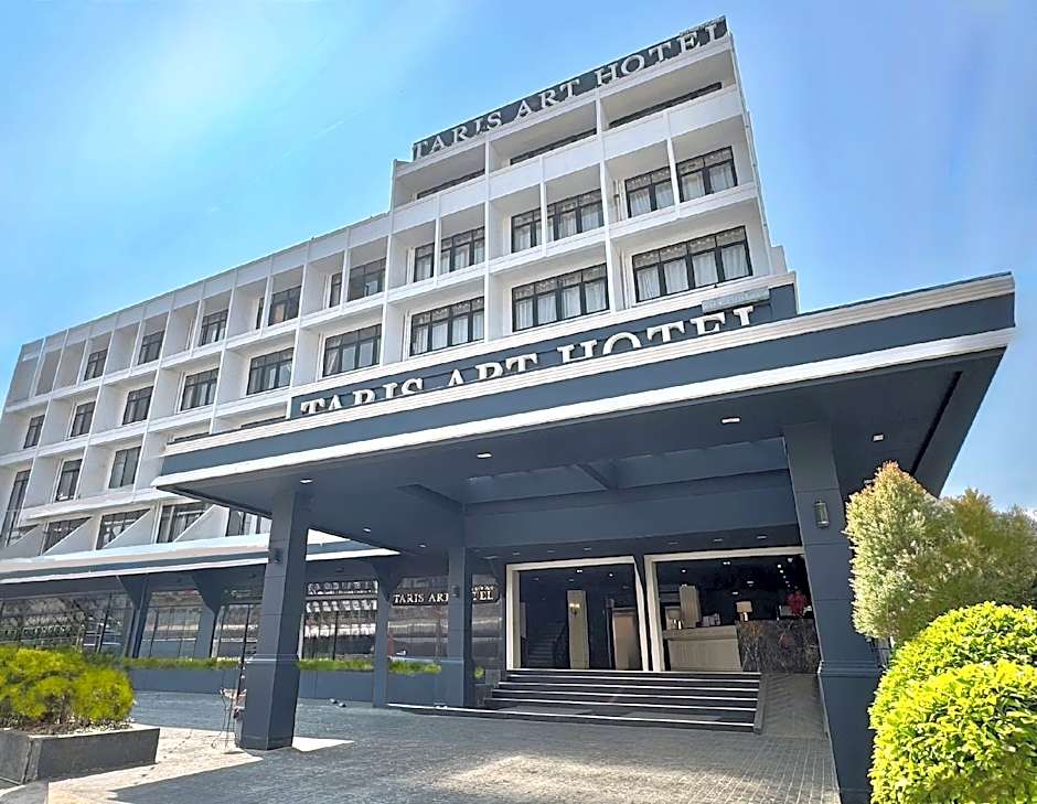 TARIS ART HOTEL PHRAE