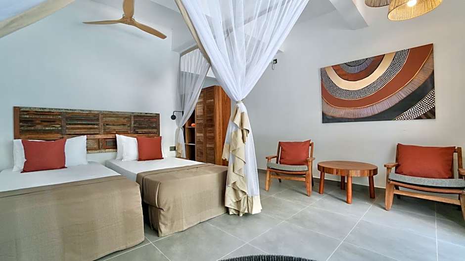 Casa Beach Hotel "Casa Del Mar"