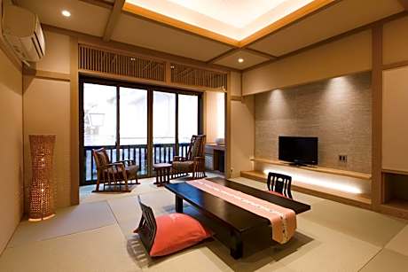 Japanese-Style Quadruple Room