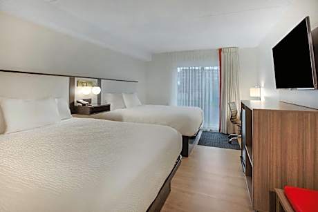 Queen Room with Two Queen Beds - Ground Floor/Non-Smoking