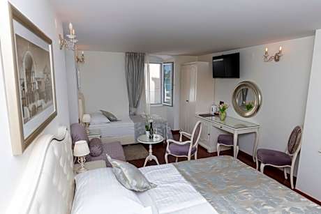 Deluxe Triple Room with Sea View