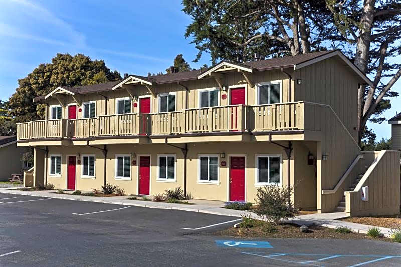 Sea Breeze Inn - Pacific Grove