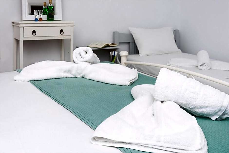 Superb Naxos Apartment Triple Studio Semi-Basement Private Balcony