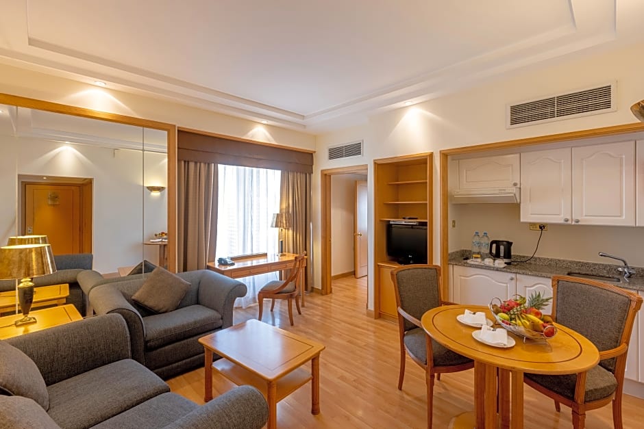 Photo 1 of 10 of 1 Bedroom 1 King Bed Suite, Nonsmoking