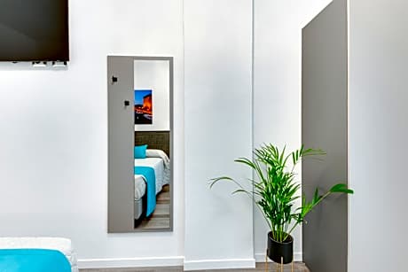 Two Bedroom Apartment with Garden