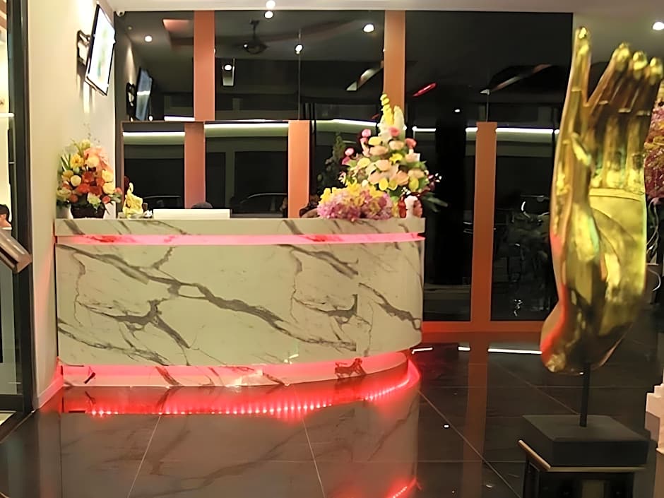 Hemingways Silk Hotel