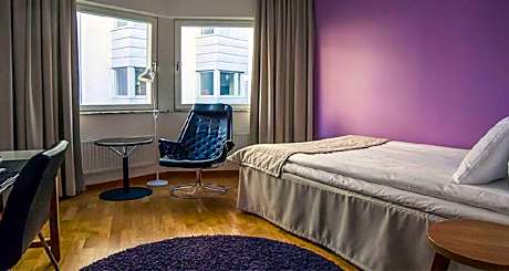 1 Single Bed Non-Smoking Standard Room Work Desk Safe Deposit Box Wi-Fi Hairdryer Full Breakfast