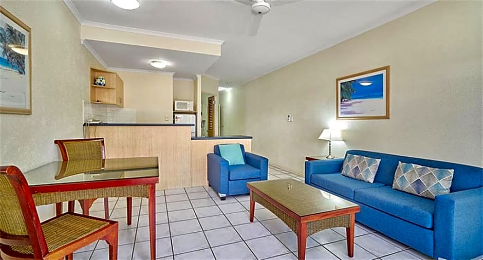 Trinity Beach Club Holiday Apartments