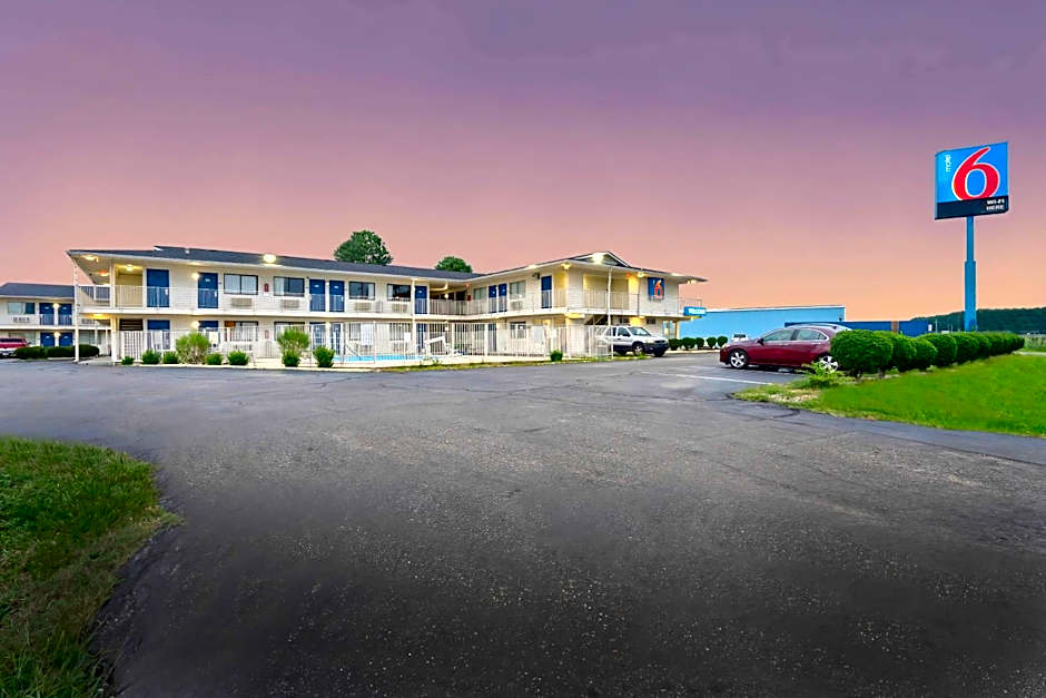Motel 6-Lumberton, NC