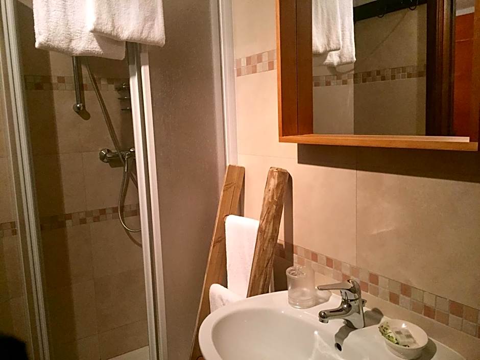Casa Benassi ,Room&Suite , con piscina