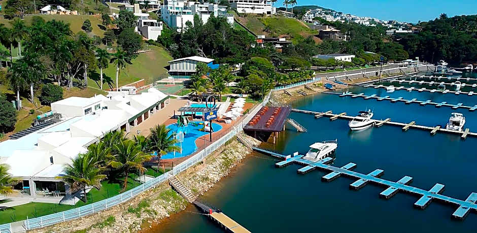 Suíte com Vista para o Lago em Capitólio em Escarpas do Lago