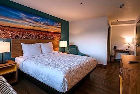 Queen Room - Non-Smoking