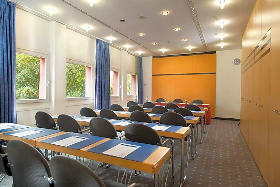 Tryp By Wyndham Halle