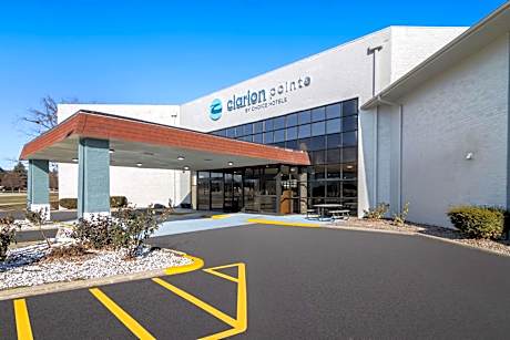 Clarion Pointe Bloomington - Normal near I-55 and University