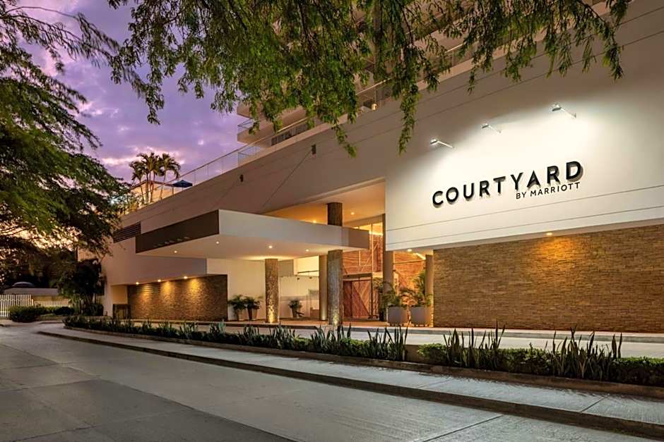 Courtyard By Marriott Santa Marta Resort