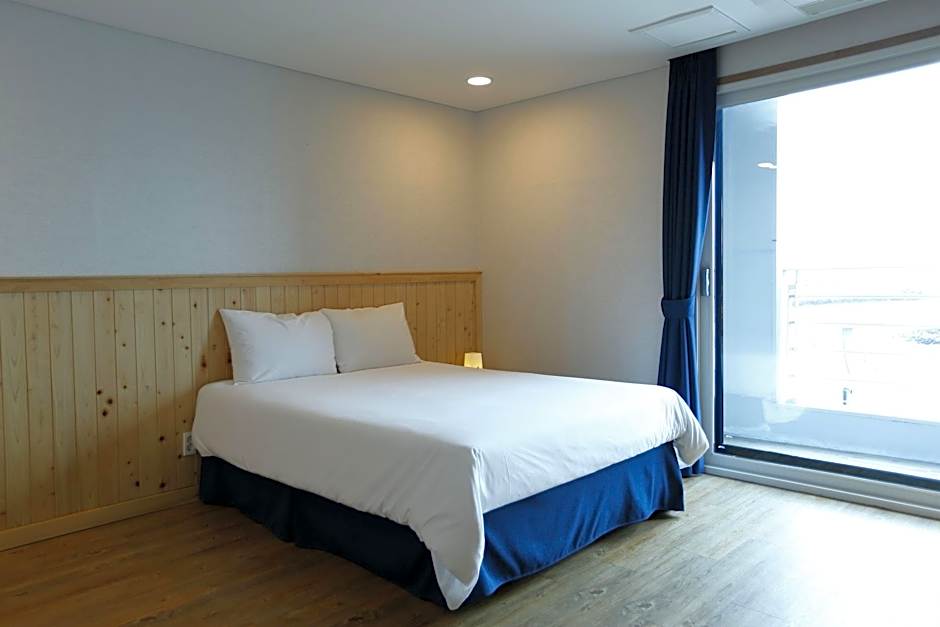 HOTEL52