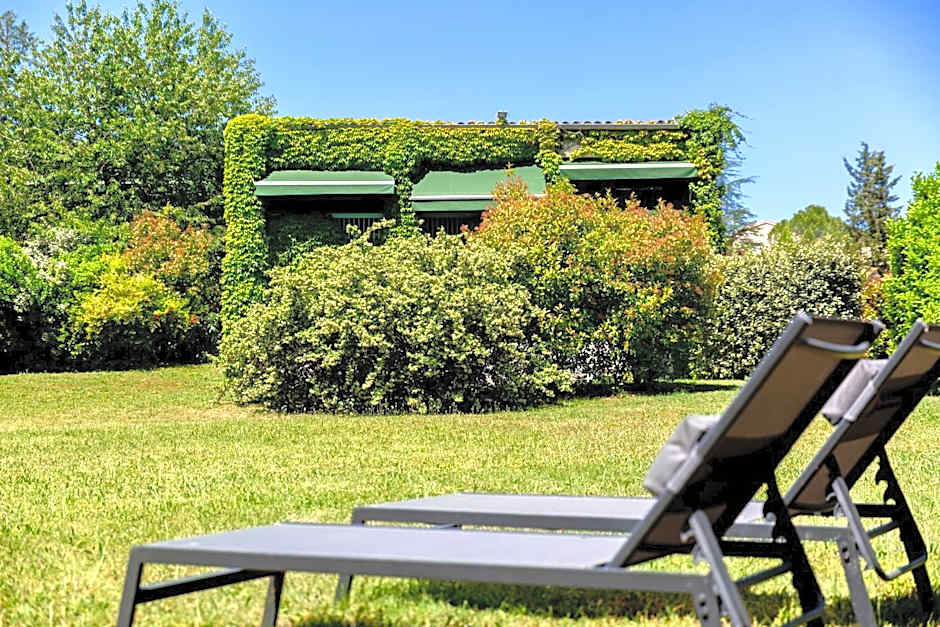 Hôtel & Résidence Lou Paradou Gréoux Les Bains