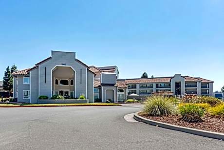 Country Inn & Suites by Radisson, Vallejo Napa Valley, CA