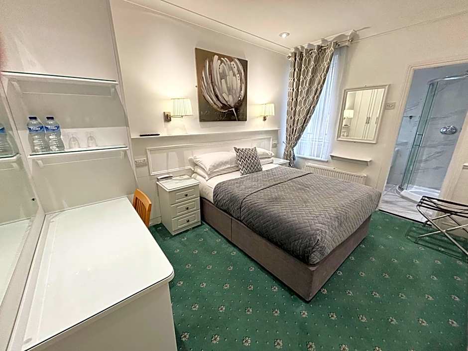 Dergvale Hotel